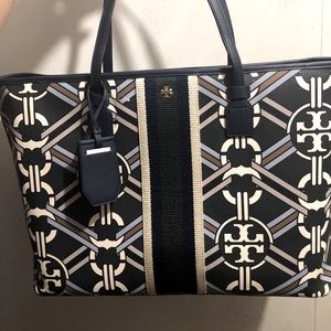 Large Tory Burch tote green, chain